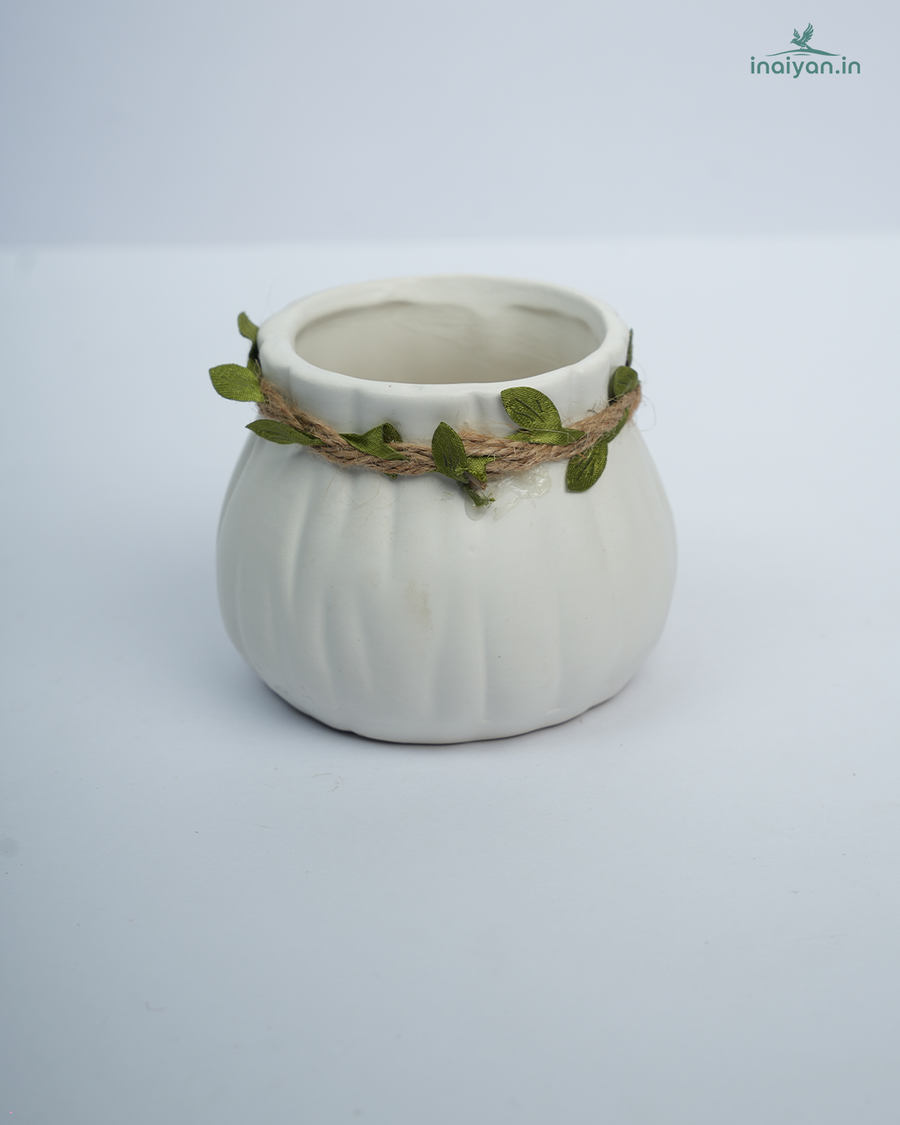 White Vine-Crown Leaf Ceramic Pot