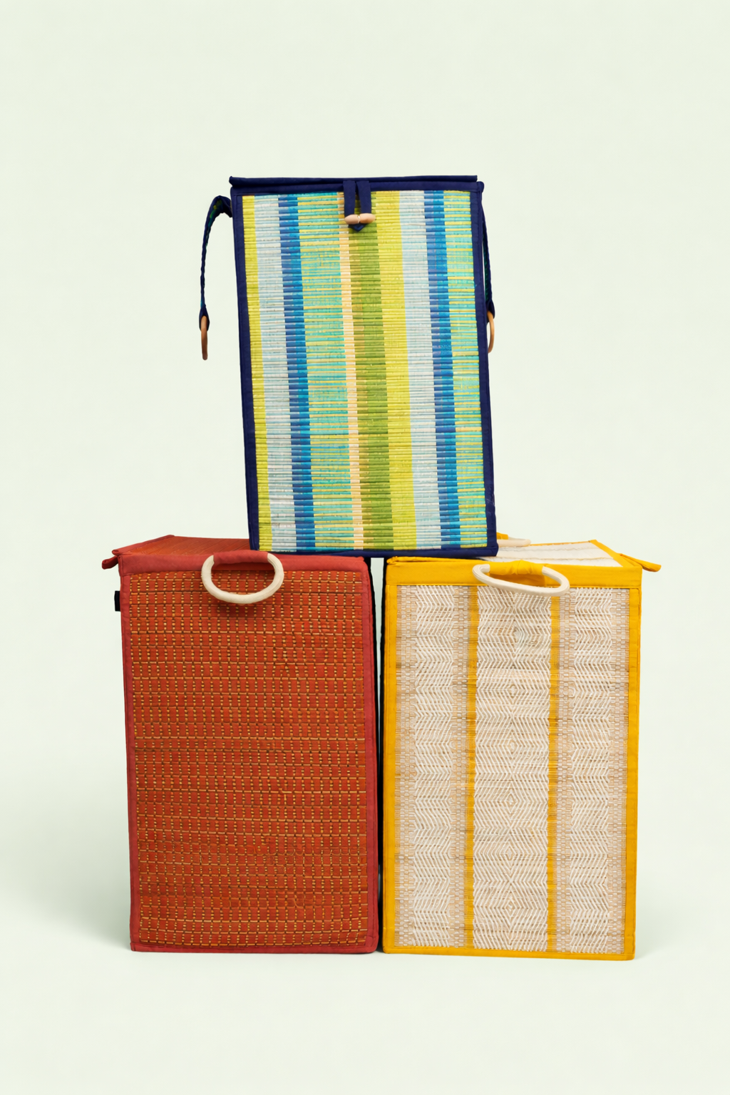 Handcrafted Woven Laundry Basket with Lid - Eco-Friendly Hamper